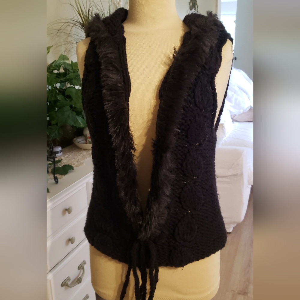 Black hooded sweater vest
